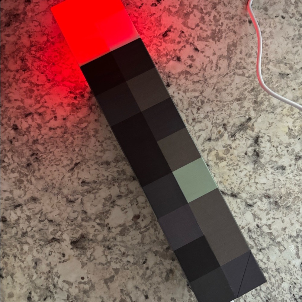 Minecraft torch LED Color-Changing nightlight - Picture 9 of 10
